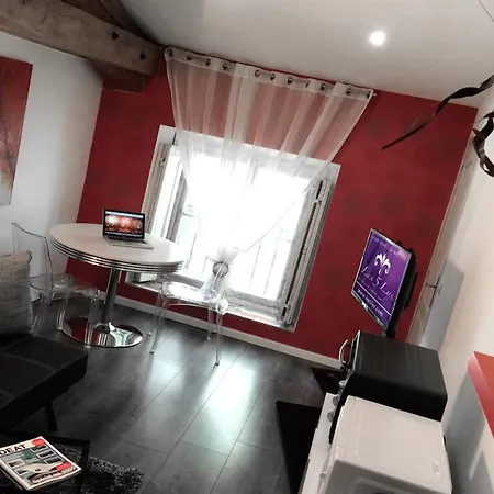 Les 5 Lys - Quartier La Bastide Apartmán *